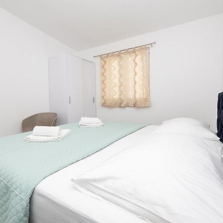 Stunning Apartment In Makarska Ngoại thất bức ảnh