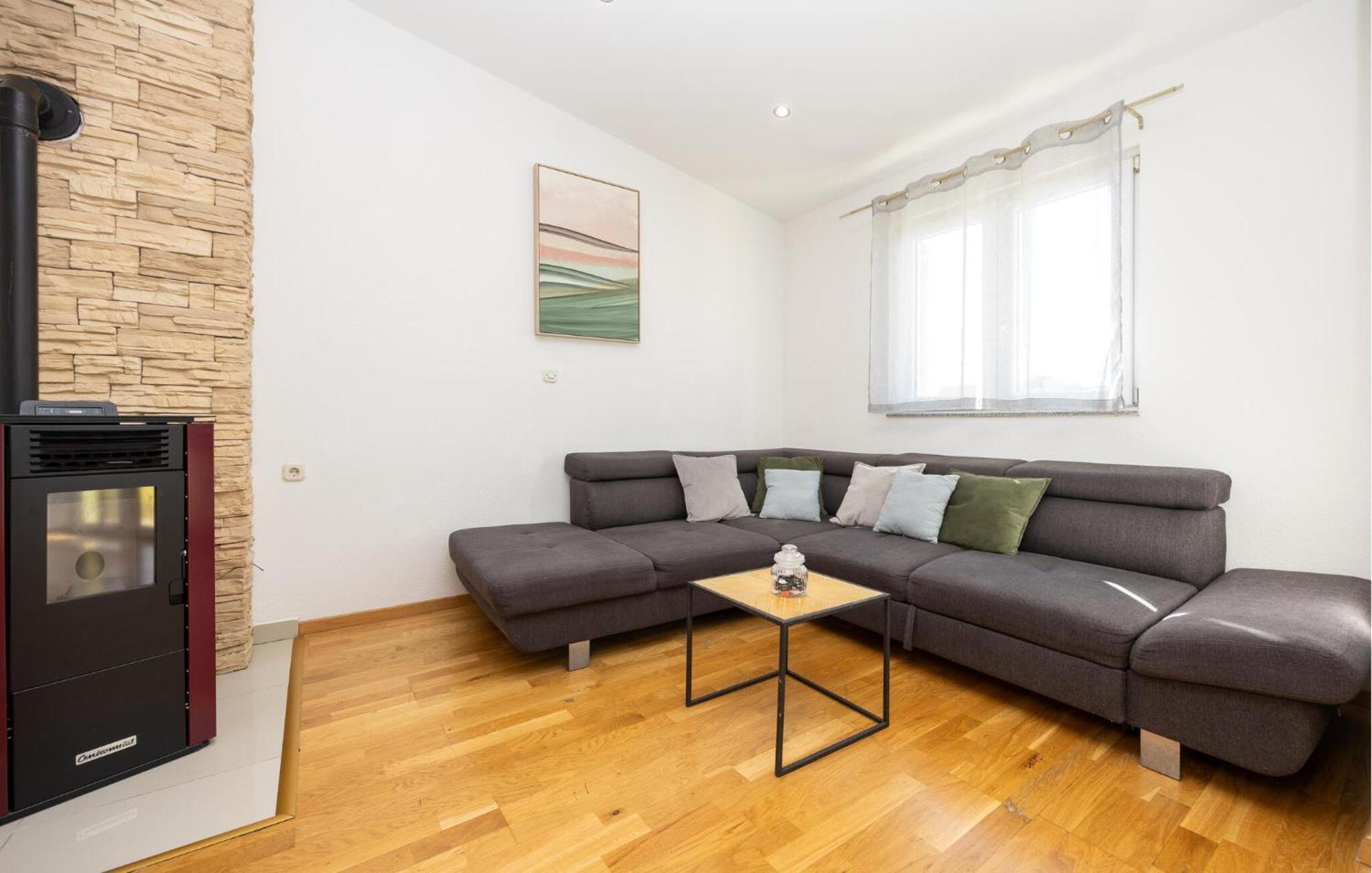 Stunning Apartment In Makarska Ngoại thất bức ảnh