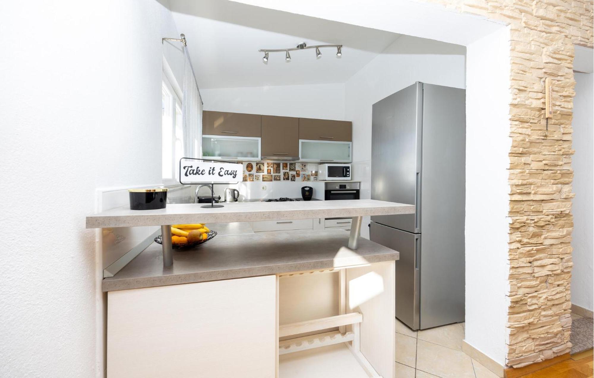 Stunning Apartment In Makarska Ngoại thất bức ảnh
