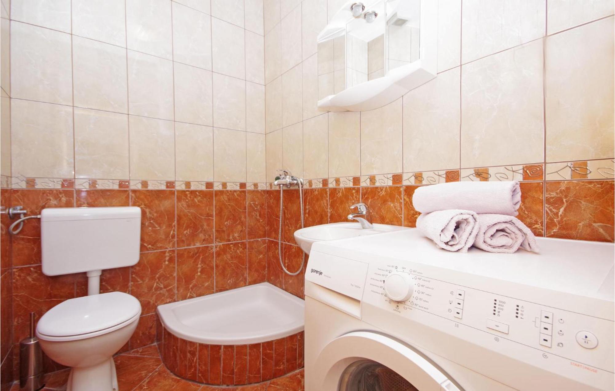 Stunning Apartment In Makarska Ngoại thất bức ảnh